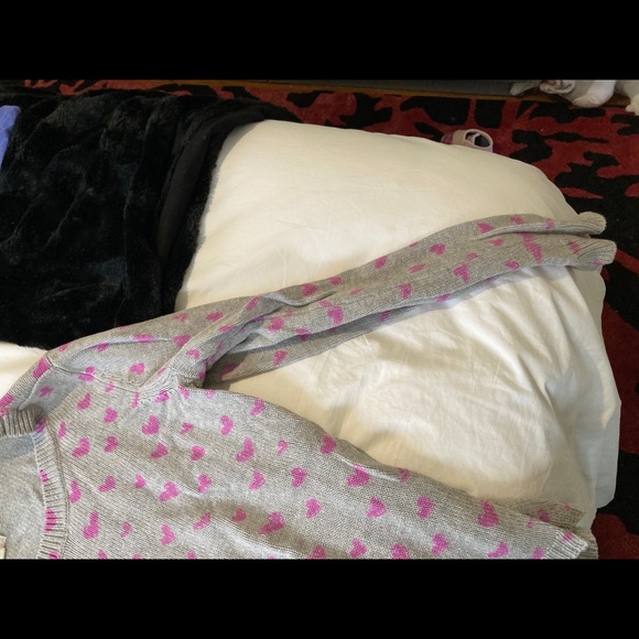 Pink heart sweater - Picture 2 of 3